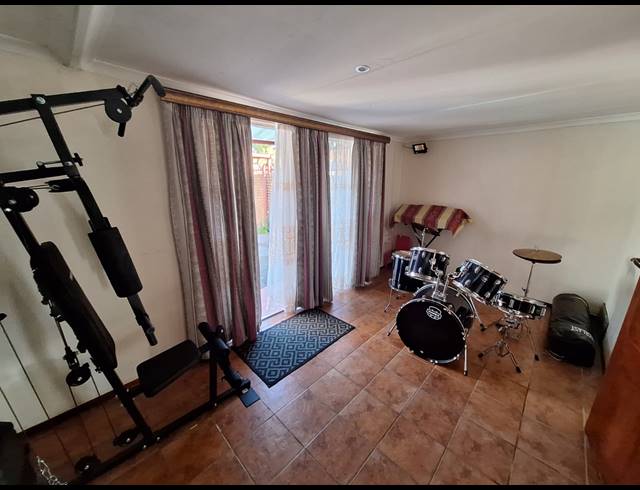 5 BEDROOM HOUSE FOR SALE IN VANDERBIJLPARK SE 1